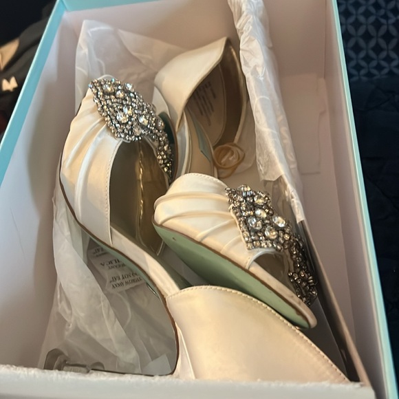 Shoes - Betsy Johnson Ivory Satin peep toe Pumps